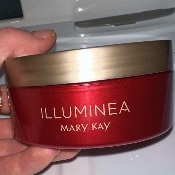 Mary Kay Bath & Body Illuminea Mary Kay Body Souffle 4 Ozscented